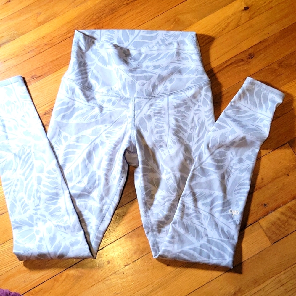 ALO gray white high waisted full length yoga leggingd  small